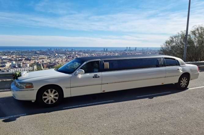 limusina-lincoln-blanca-barcelona-1